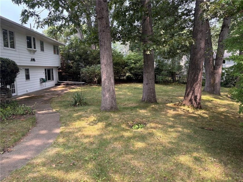 Situated on a desirable corner lot in the sought after Cowesett - photo 5