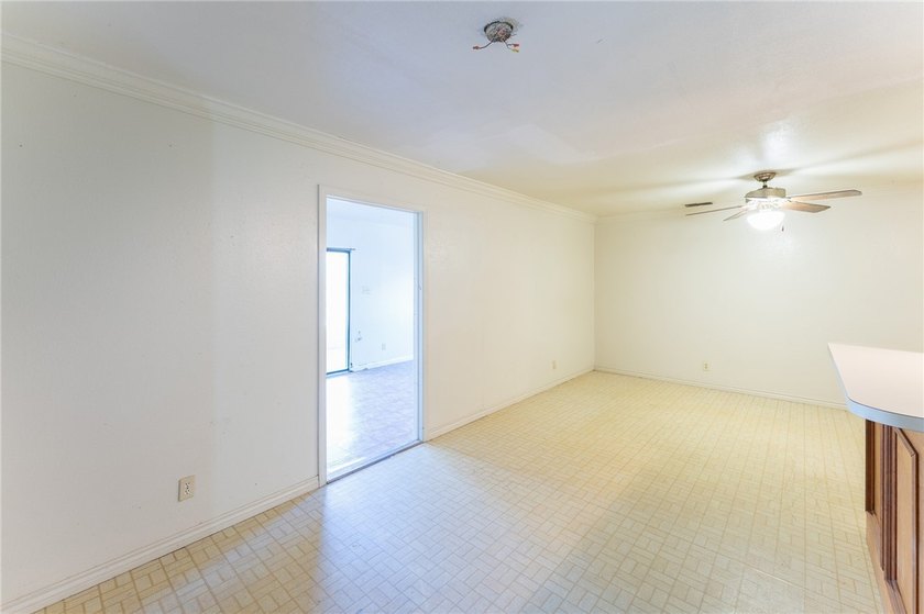 SELLER OFFERING $5,000 IN SELLER CREDITS! Spacious 6-bedroom - photo 16