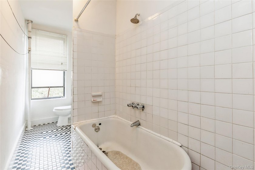 Introducing a rare, spacious 5-bedroom 1 Bathroom Co-op for Sale - photo 7