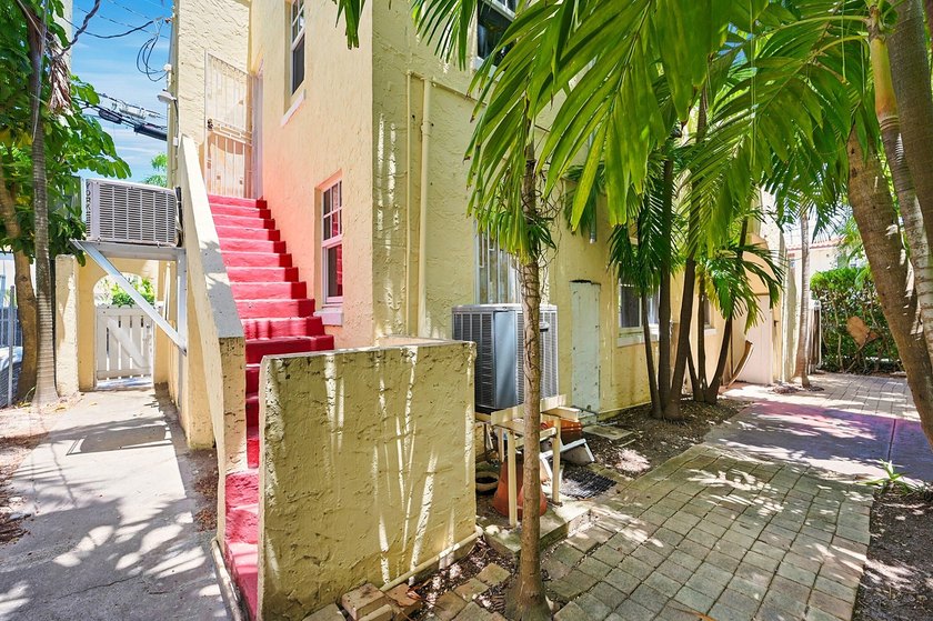 Rare opportunity to create a one-of-a-kind property in the heart - photo 13