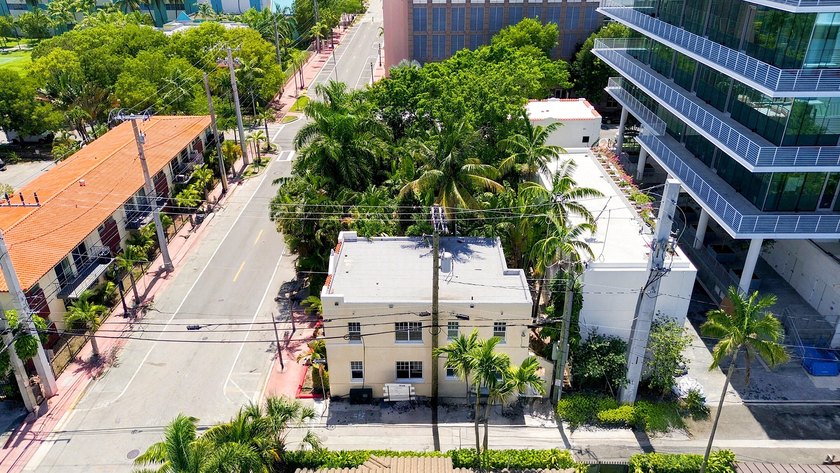 Rare opportunity to create a one-of-a-kind property in the heart - photo 16