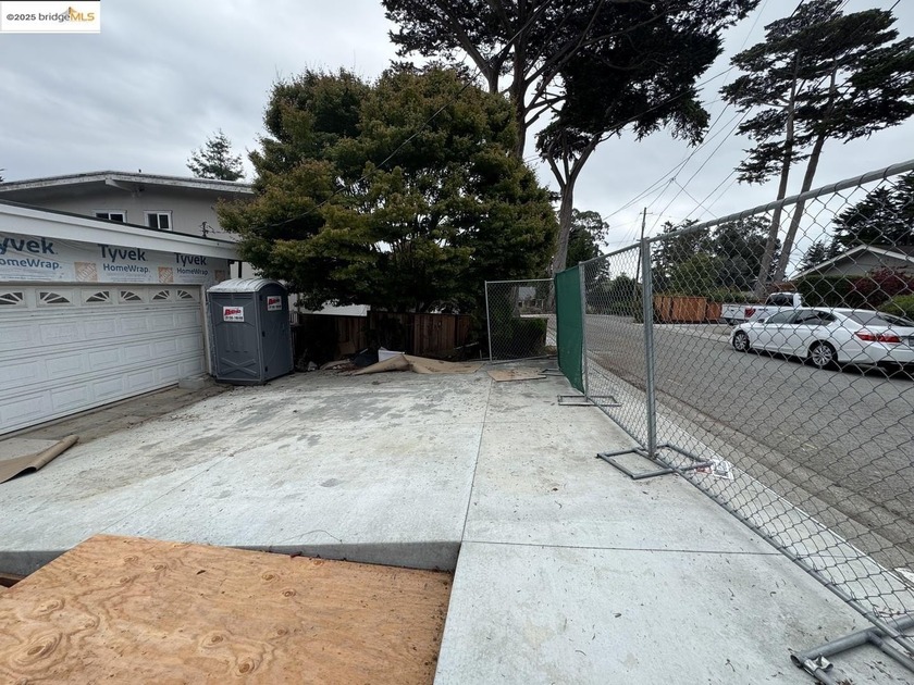 RARE APTOS OPPORTUNITY: Permitted Remodel Ready for Your - photo 4