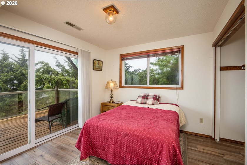 Perched high above the Pacific with jaw dropping views of iconic - photo 25