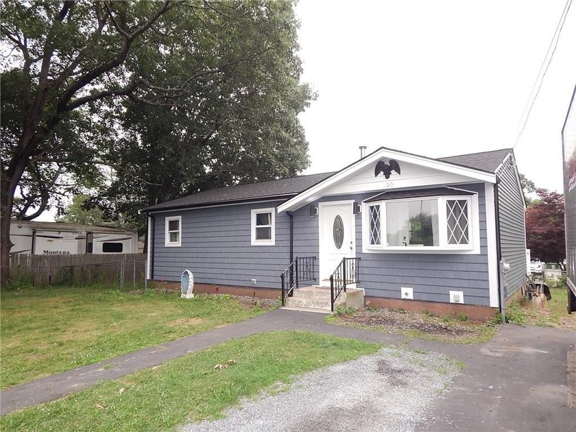 Move-in-condition 3-bedroom Ranch that was completely updated 2 - photo 4