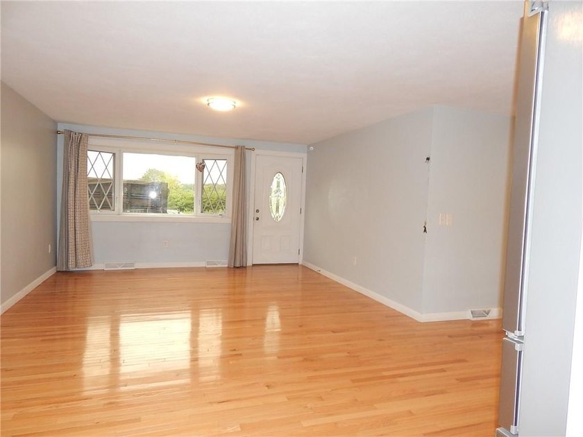 Move-in-condition 3-bedroom Ranch that was completely updated 2 - photo 10
