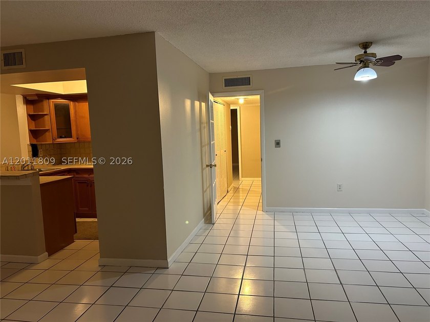 Beautiful 2bed/2bath apartment with excellent location, close to - photo 16