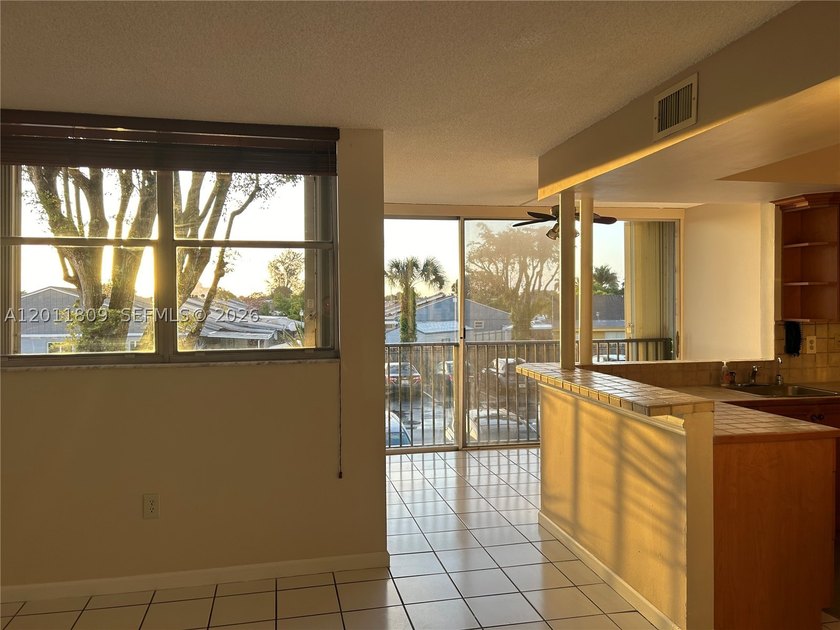 Beautiful 2bed/2bath apartment with excellent location, close to - photo 24