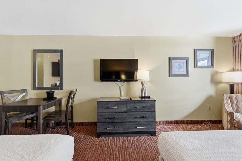 Welcome to Landmark Resort, where oceanfront living - photo 6