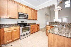 Beautiful Lakefront Townhome on Capri Place. The Desirable - photo 20