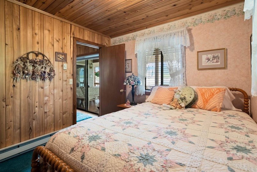 Just what you've been waiting for! Nestled along the - photo 29