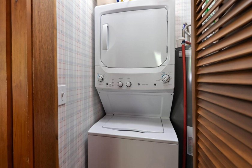 Just what you've been waiting for! Nestled along the - photo 31