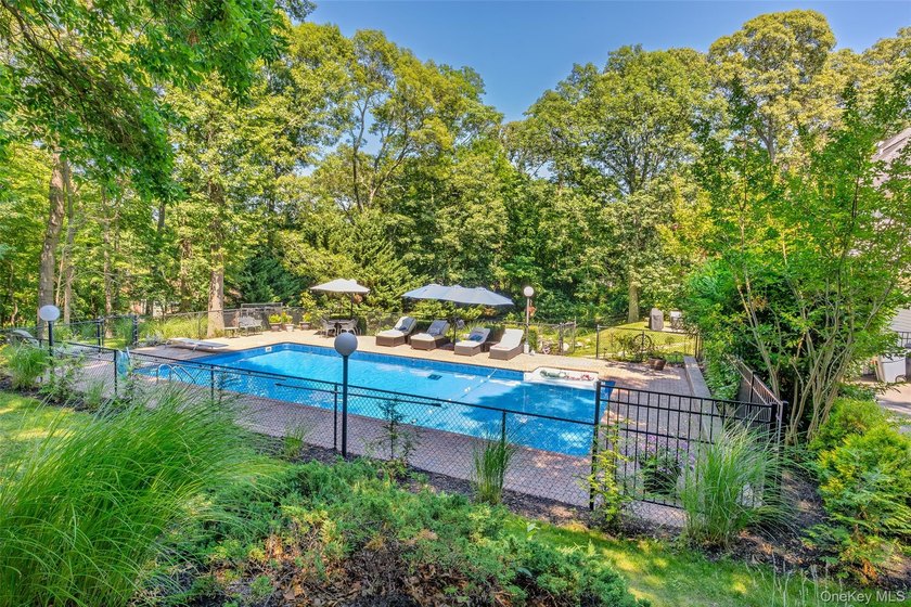 This 3,550 square foot Victorian home in Wading River, New York - photo 8