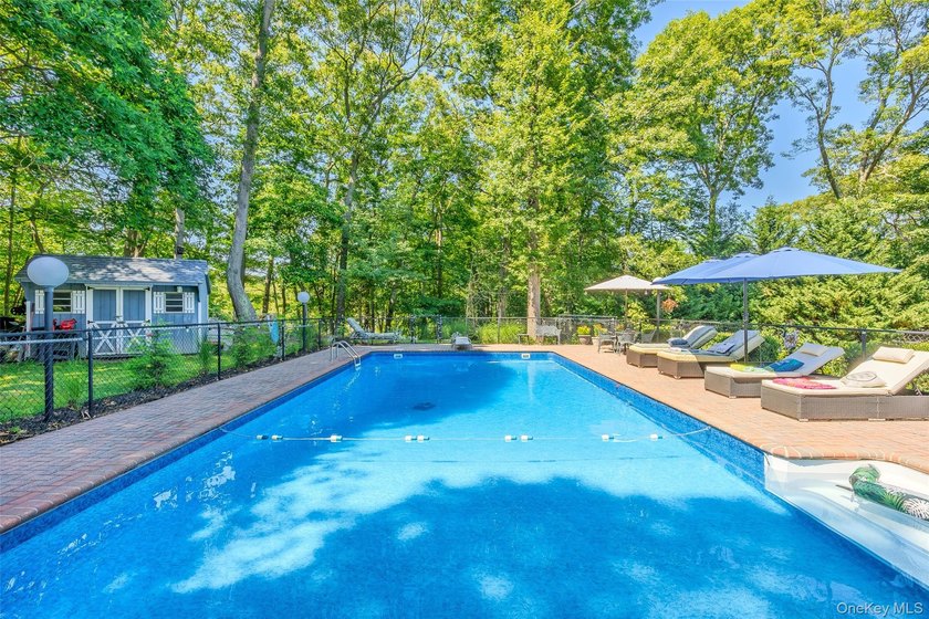 This 3,550 square foot Victorian home in Wading River, New York - photo 9