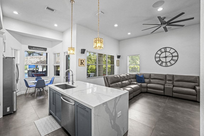 Rarely available and beautifully updated, this exceptional - photo 32