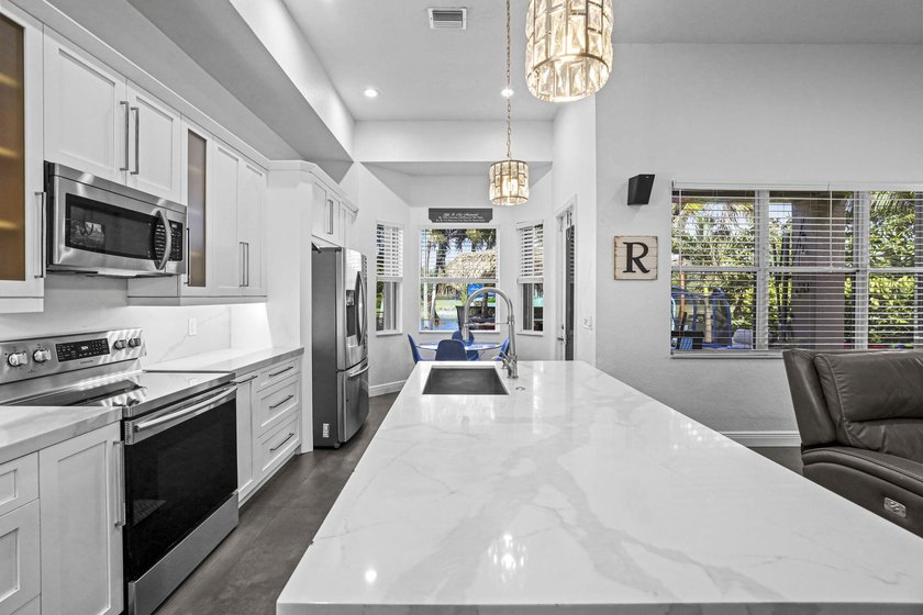 Rarely available and beautifully updated, this exceptional - photo 36