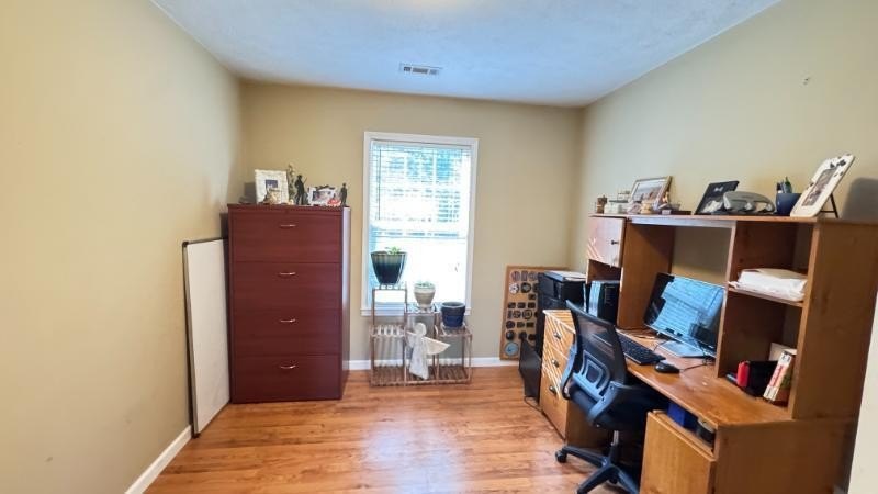 Country living at its finest with all the amenities you could - photo 18