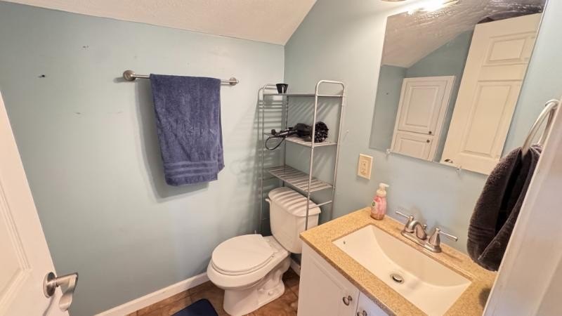 Country living at its finest with all the amenities you could - photo 28