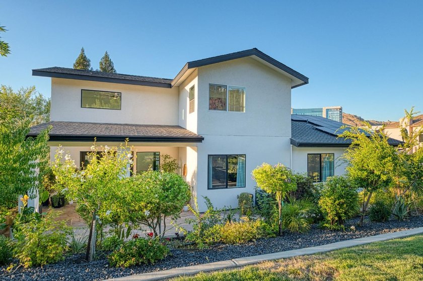 Welcome to one of Brighton Crest's most exceptional residences - photo 13