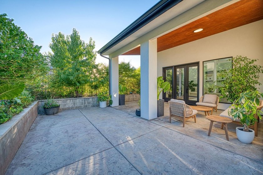 Welcome to one of Brighton Crest's most exceptional residences - photo 15