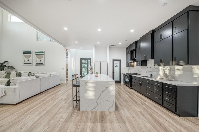 Welcome to one of Brighton Crest's most exceptional residences - photo 33