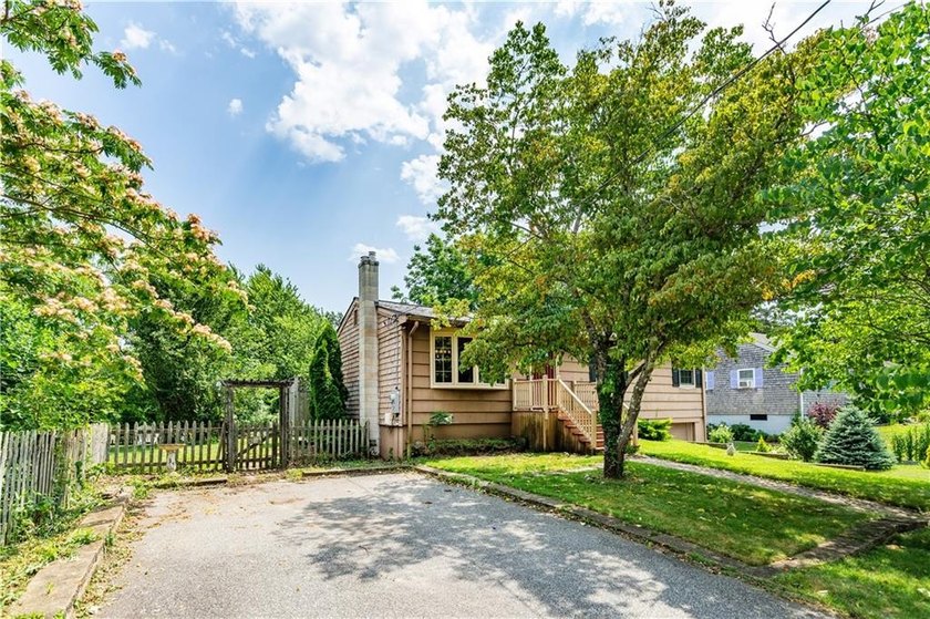 A special waterfront opportunity at 41 Mount View Avenue! This - photo 7