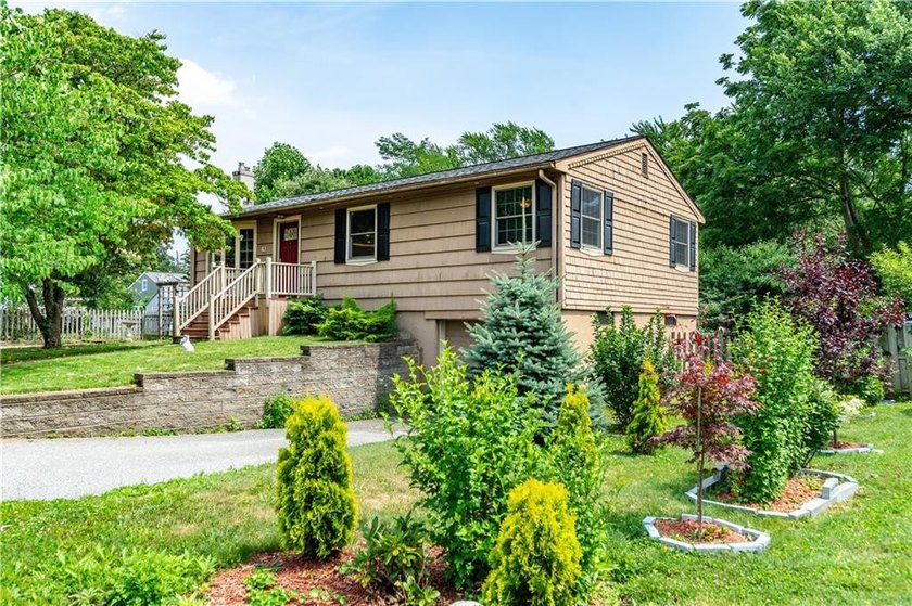 A special waterfront opportunity at 41 Mount View Avenue! This - photo 10