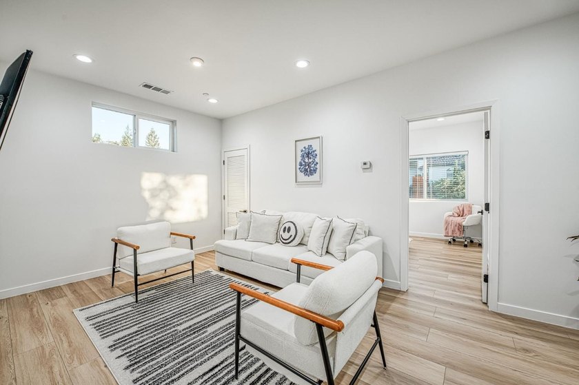 Welcome to one of Brighton Crest's most exceptional residences - photo 48