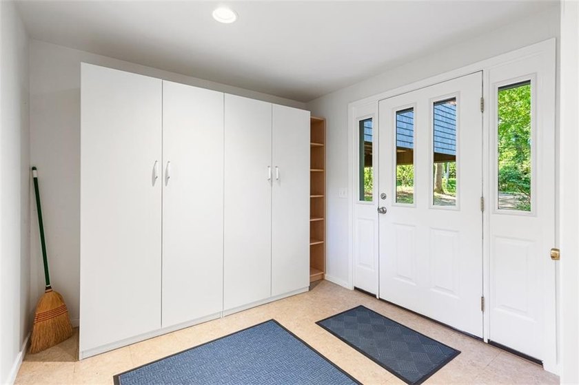 Thoughtfully designed and constructed by a highly respected - photo 5