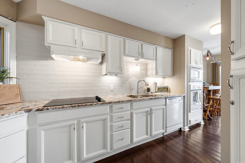 Competitively priced below comparable units, but the real value - photo 4