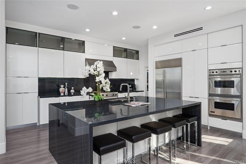 BEAUTIFULLY FURNISHED AND REMODELED HOME WITH BREATHTAKING OCEAN - photo 17