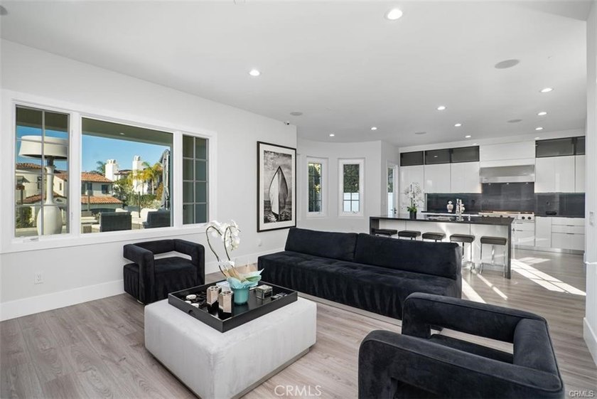 BEAUTIFULLY FURNISHED AND REMODELED HOME WITH BREATHTAKING OCEAN - photo 19