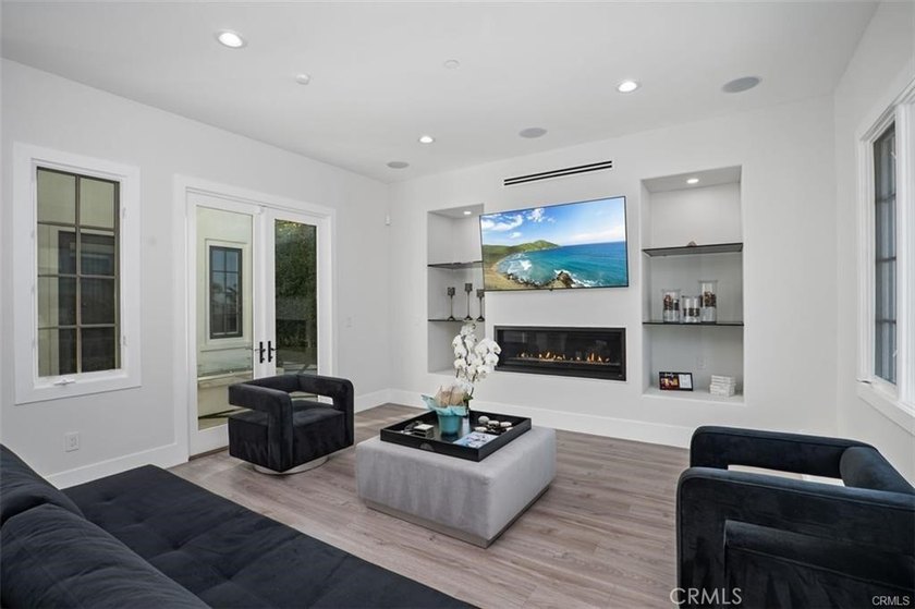 BEAUTIFULLY FURNISHED AND REMODELED HOME WITH BREATHTAKING OCEAN - photo 21