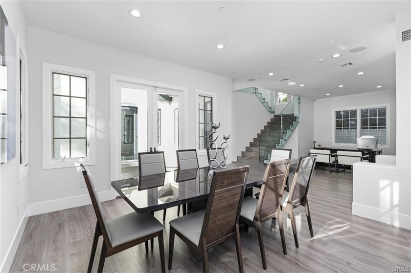 BEAUTIFULLY FURNISHED AND REMODELED HOME WITH BREATHTAKING OCEAN - photo 22