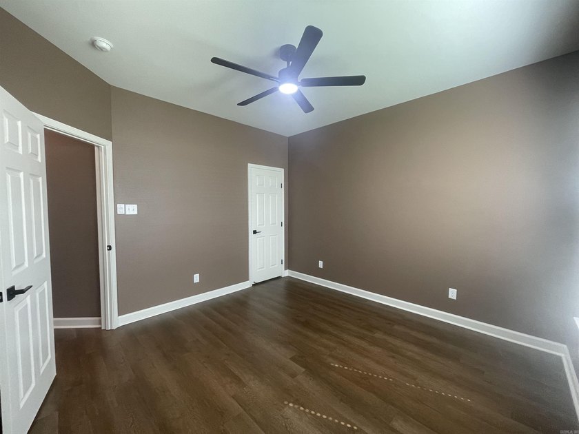 Stunning new construction in Springtree Village Phase 5 offering - photo 5