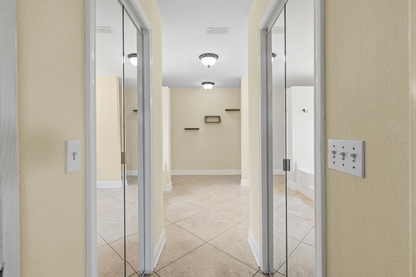 Welcome home to your slice of paradise! This beautiful brick - photo 22