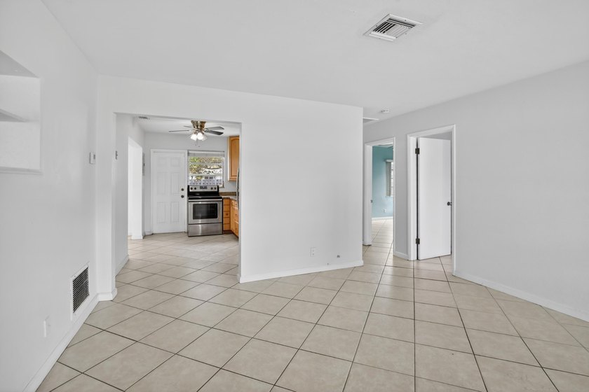 Back on market! Brand new roof completed! Move-in ready 2BR/1BA - photo 7