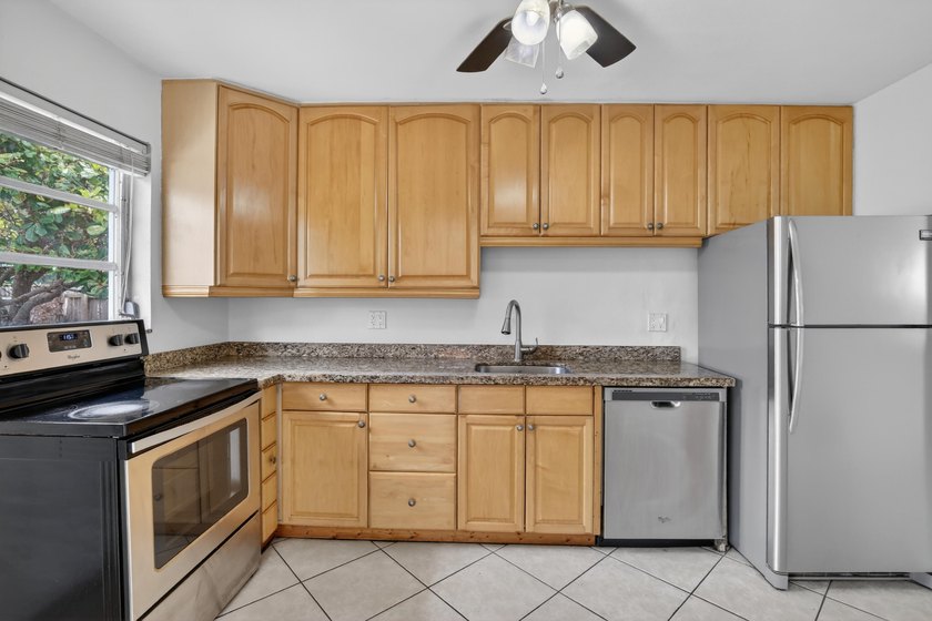 Back on market! Brand new roof completed! Move-in ready 2BR/1BA - photo 10