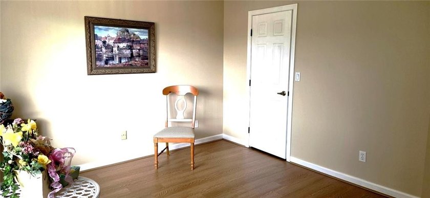 Immaculate move in ready two bed, two bath condo in popular - photo 8
