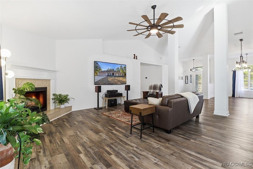 Welcome to this spacious 4-bedroom, 3 full bathroom home located - photo 14