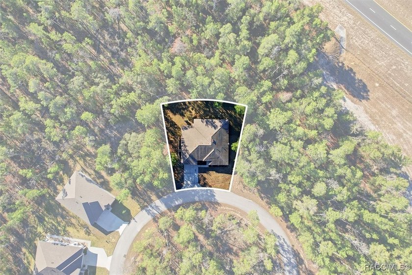 Welcome to this spacious 4-bedroom, 3 full bathroom home located - photo 40