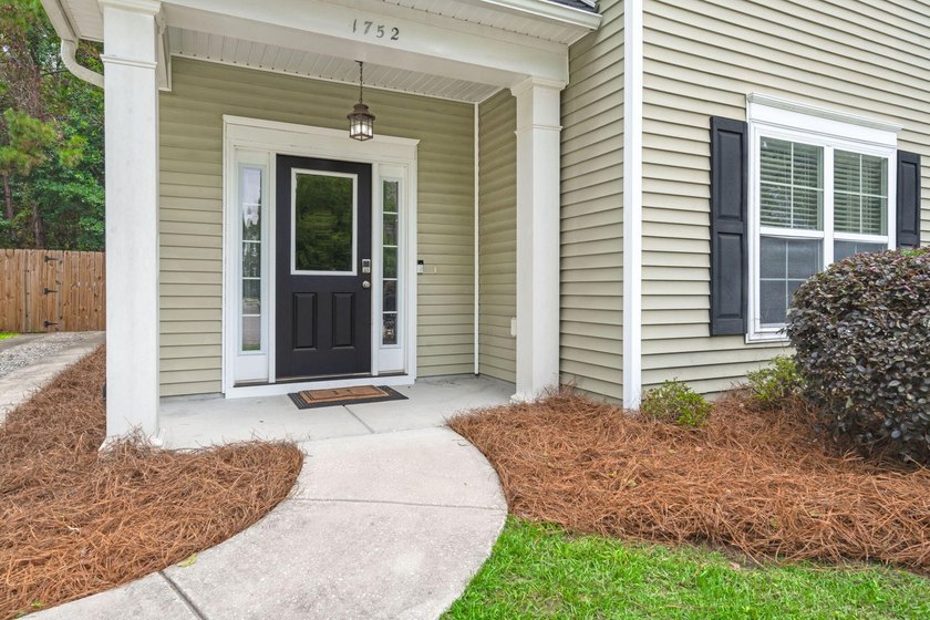 Welcome to 1752 Towne Street in The Cottages at Johns Island! - photo 4