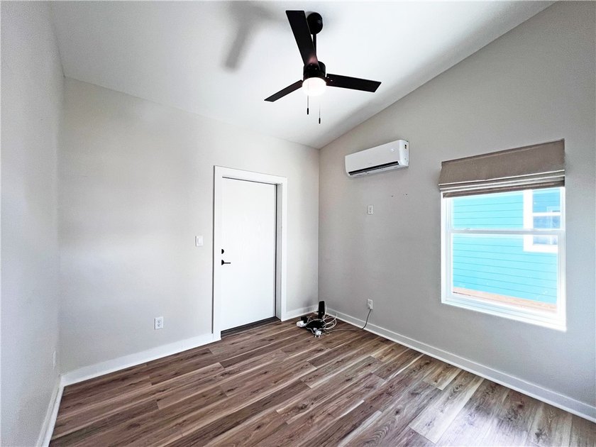 Welcome home to this beautifully designed newer construction - photo 18
