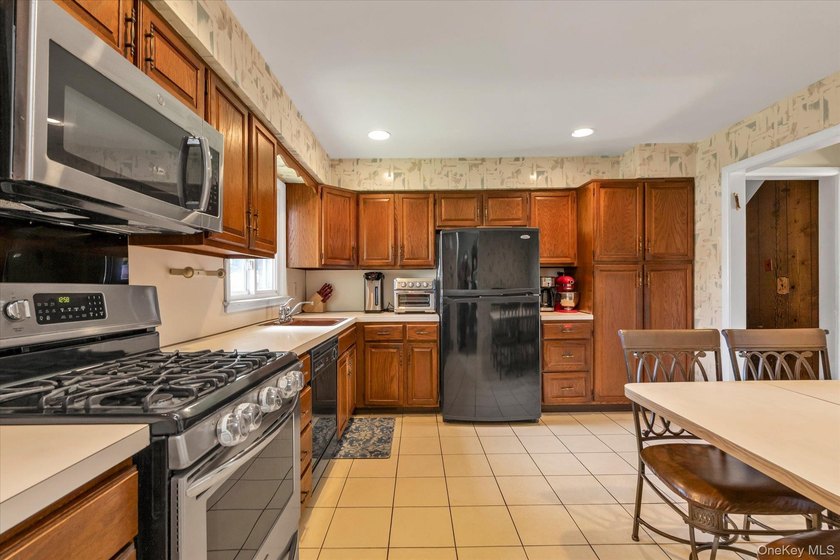 Prime South Lindenmere Mid Block EXTENDED 5BR SPLIT--Added 4th - photo 8