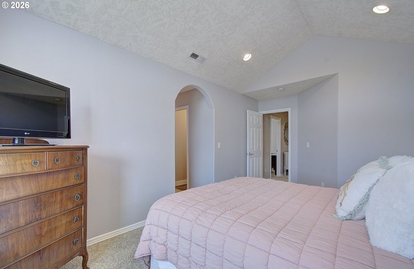 NEW LISTING. Living large on the shores of Fairview Lake. This - photo 19