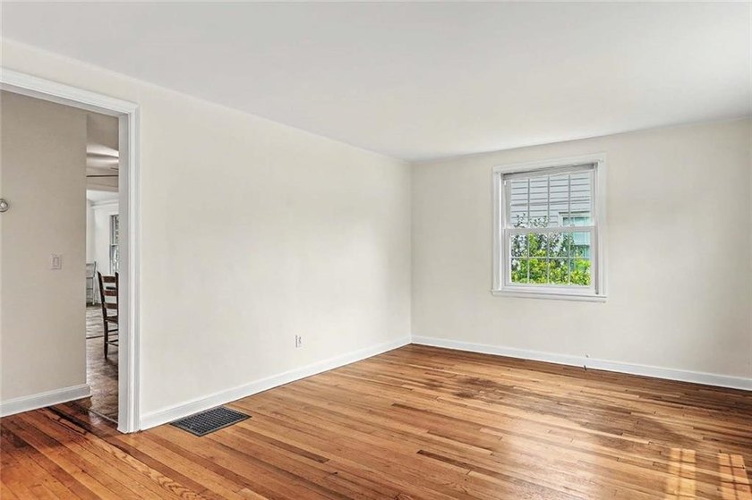 Welcome to this charming Cape Cod home in the desirable - photo 5