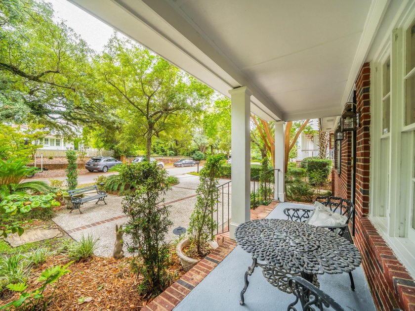 Welcome to 114 Live Oak Drive, a charming three-bedroom - photo 5