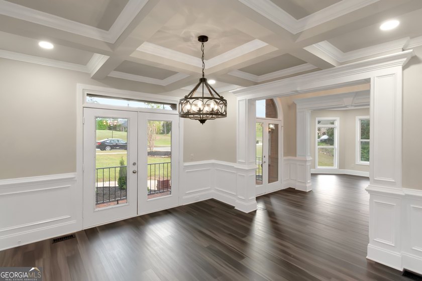 Spectacular Golf Course Living - Fully Remodeled Luxury! Welcome - photo 12