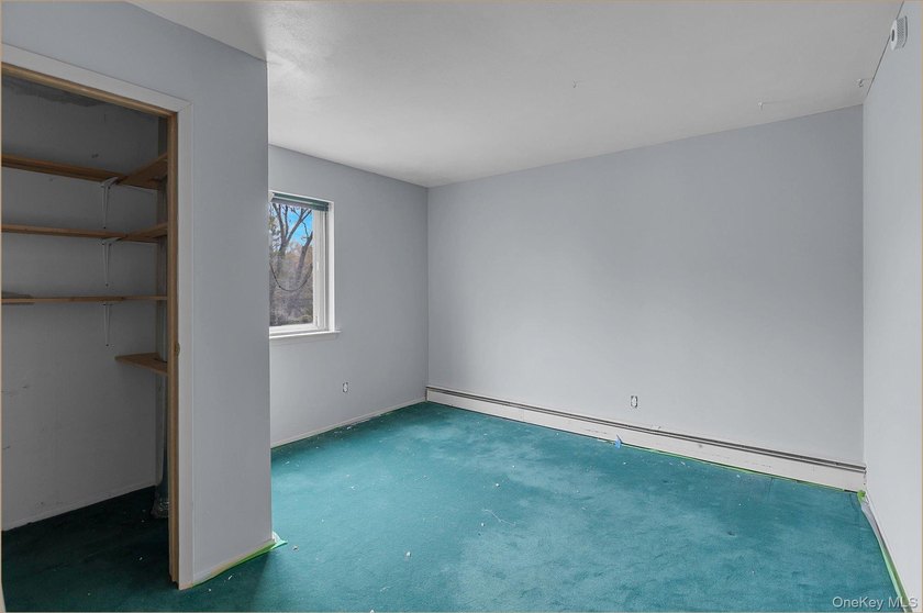 Welcome to 99 Wexford Dr, an expansive 3000 sq ft Colonial home - photo 18