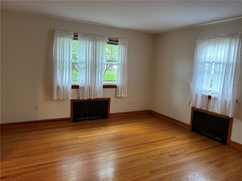 This home is ready for another generation of happy memories and - photo 2