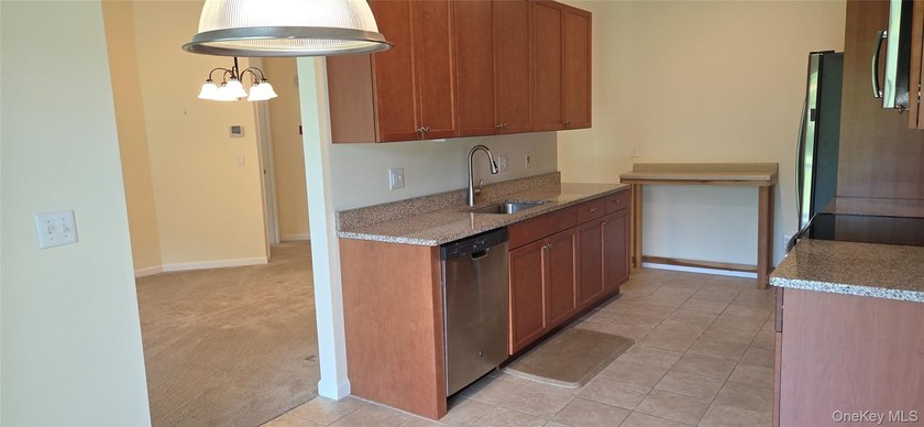 Enjoy resort-style living in this beautifully maintained - photo 2